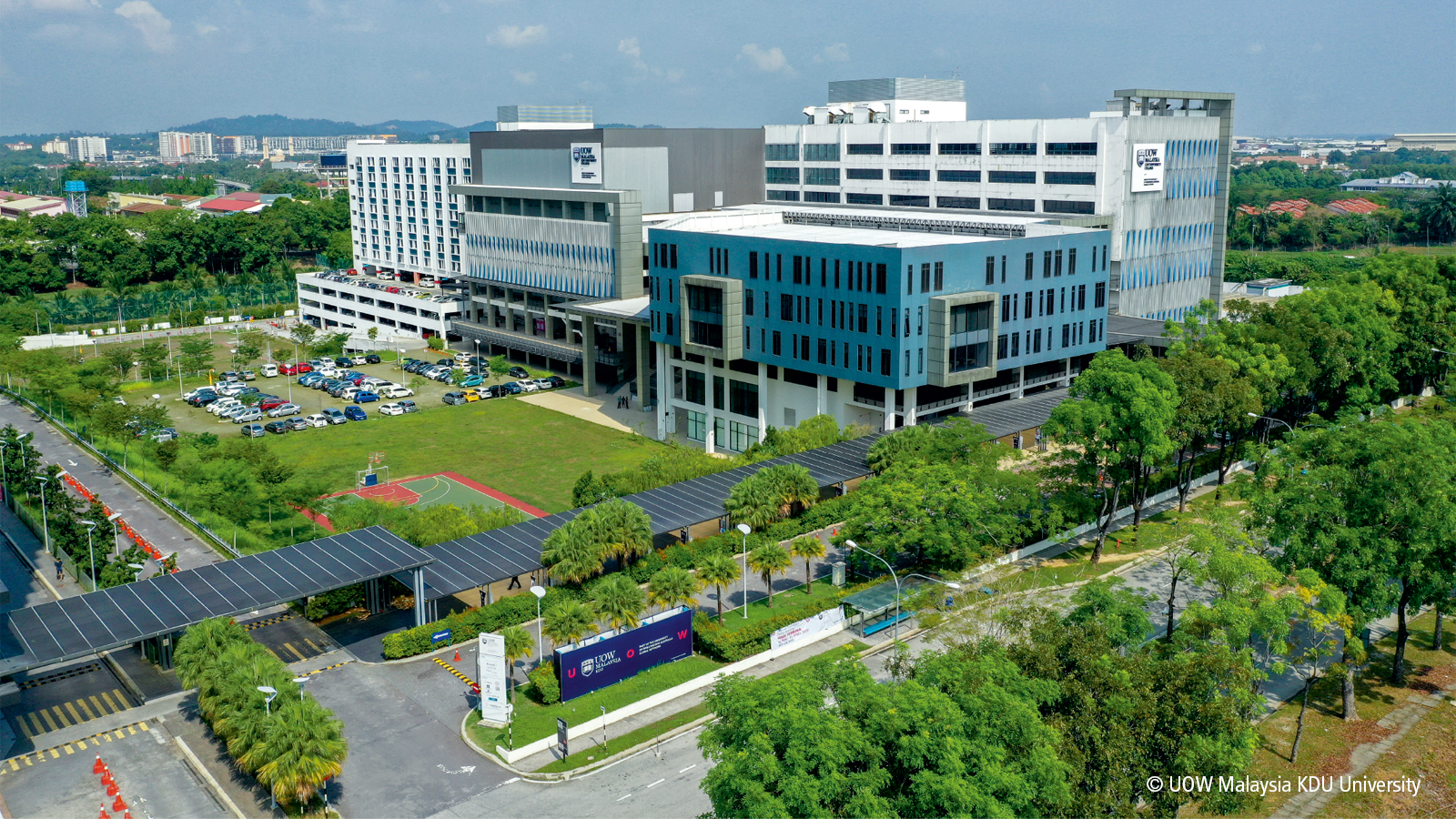 2020: The integrated building automation system at UOW Malaysia KDU University College uses eight embedded PCs and 3,000 EtherCAT I/Os to maximize energy efficiency for the university campus.